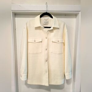 Aritzia Babaton Joan Jacket in Cream. Size 2. Fits oversized.